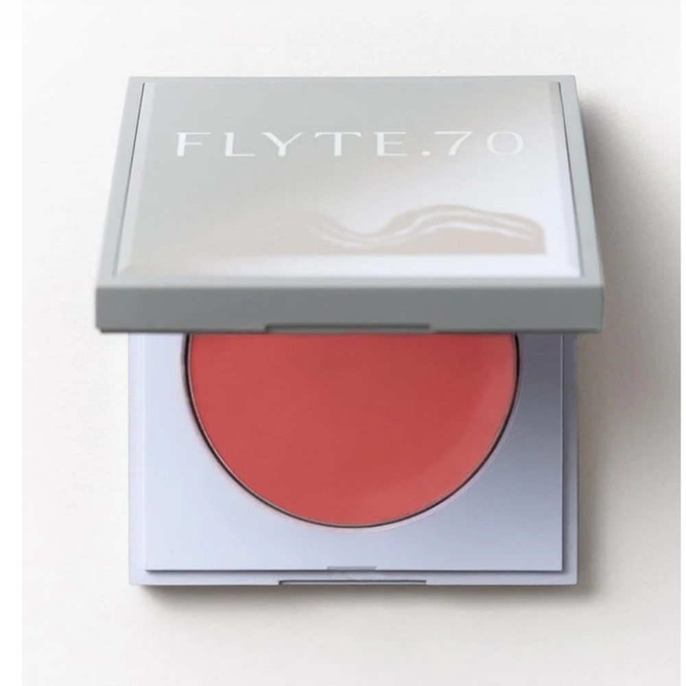 Flyte.70 HazyCheek.Crème In Heartbreaker (Vivid Strawberry Coral) BNIB